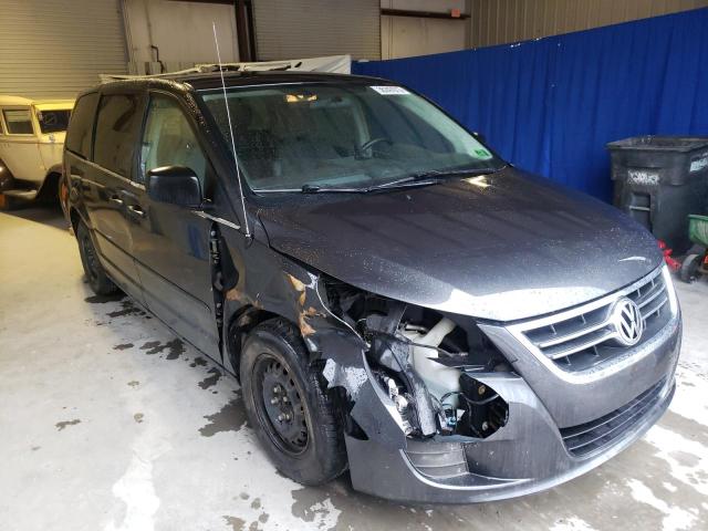 2C4RVAAG3CR293865 - 2012 VOLKSWAGEN ROUTAN S GRAY photo 4