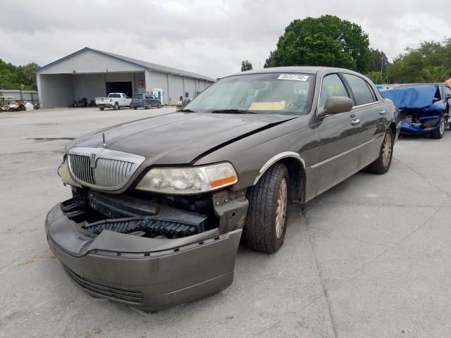 1LNHM81W63Y635329 - 2003 LINCOLN TOWN CAR EXECUTIVE  photo 2