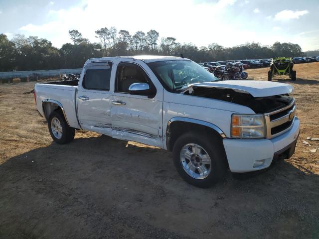 2GCEC13J171556324 - 2007 CHEVROLET SILVERADO C1500 CREW CAB WHITE photo 4