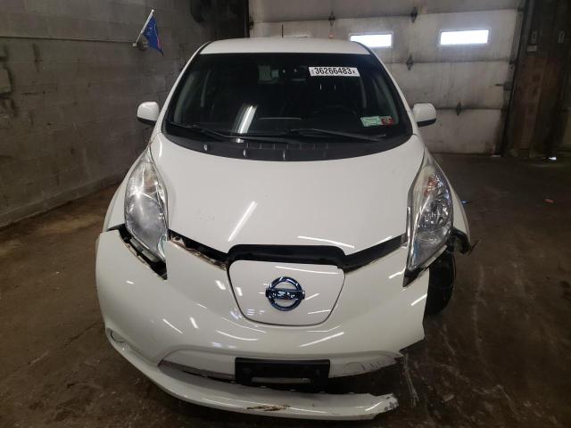 1N4AZ0CPXFC306946 - 2015 NISSAN LEAF S WHITE photo 5