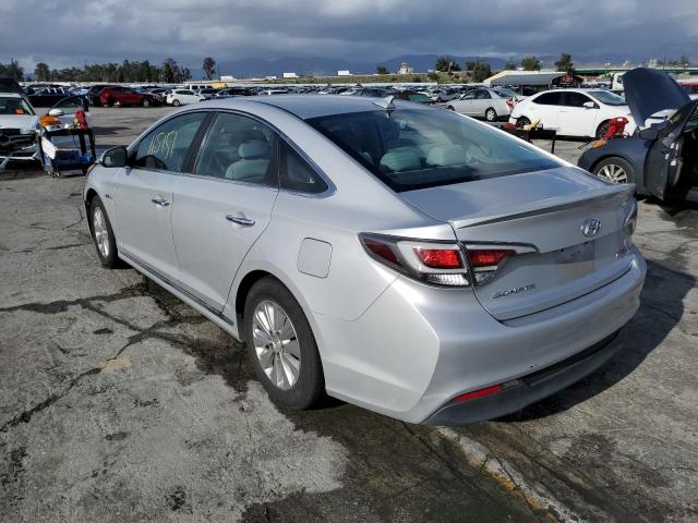 KMHE24L13GA011957 - 2016 HYUNDAI SONATA HYBRID WHITE photo 2