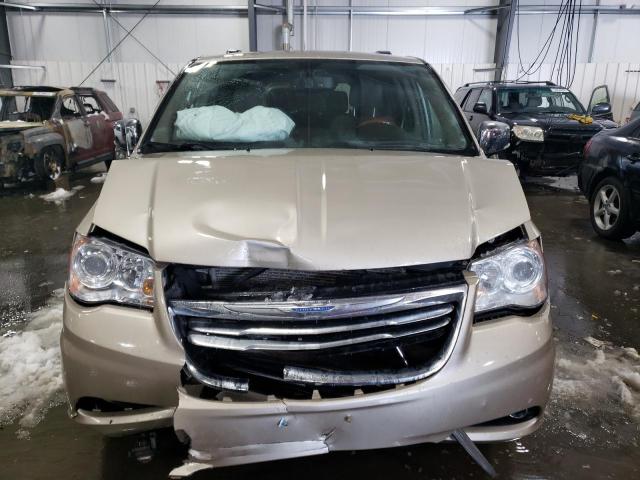 2C4RC1GG3DR512273 - 2013 CHRYSLER TOWN & COU LIMITED GOLD photo 5
