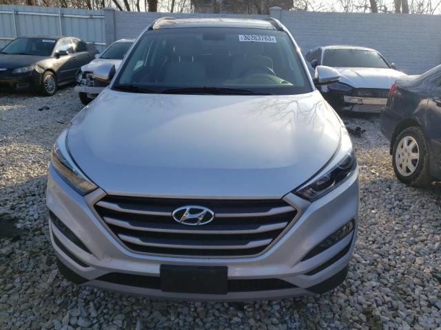 KM8J33A23JU722792 - 2018 HYUNDAI TUCSON VALUE SILVER photo 5