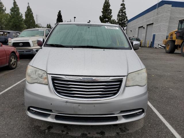 2A4RR8DG5BR704491 - 2011 CHRYSLER TOWN & COU TOURING L SILVER photo 5