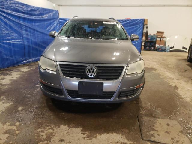 WVWXK73C07E013285 - 2007 VOLKSWAGEN PASSAT WAGON GRAY photo 5