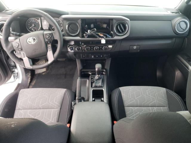 3TMCZ5AN0PM541714 - 2023 TOYOTA TACOMA DOUBLE CAB 银色 照片 8
