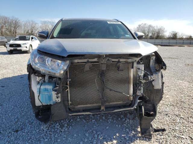 5TDKZRFHXKS354558 - 2019 TOYOTA HIGHLANDER SE SILVER photo 5