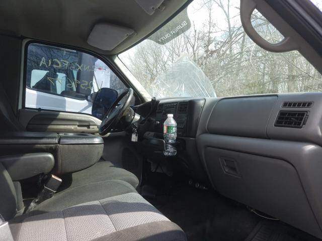 NJ1286E - 2010 FORD F650 SUPER WHITE photo 5