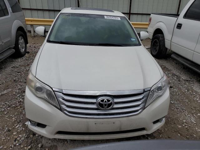 4T1BK3DB7BU428817 - 2011 TOYOTA AVALON BASE WHITE photo 5