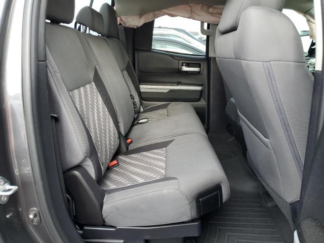5TFUY5F17JX759471 - 2018 TOYOTA TUNDRA DOUBLE CAB SR/SR5 GRAY photo 10