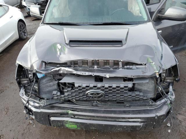 5TFUY5F17JX759471 - 2018 TOYOTA TUNDRA DOUBLE CAB SR/SR5 GRAY photo 11