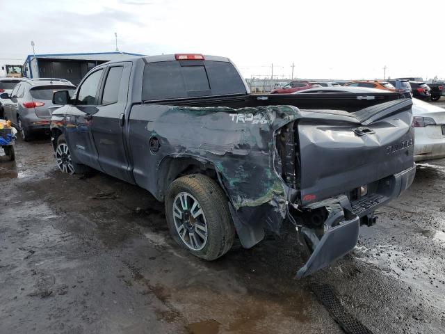 5TFUY5F17JX759471 - 2018 TOYOTA TUNDRA DOUBLE CAB SR/SR5 GRAY photo 2