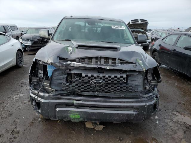 5TFUY5F17JX759471 - 2018 TOYOTA TUNDRA DOUBLE CAB SR/SR5 GRAY photo 5