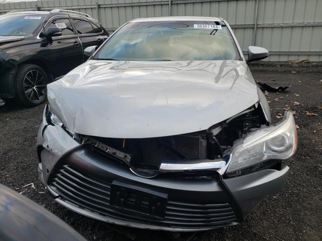 4T1BF1FK6HU375641 - 2017 TOYOTA CAMRY LE SILVER photo 5
