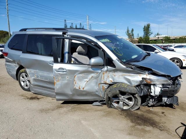 5TDKZ3DCXLS056887 - 2020 TOYOTA SIENNA LE SILVER photo 4