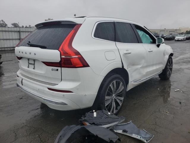 YV4L12RN0P1217490 - 2023 VOLVO XC60 PLUS WHITE photo 3