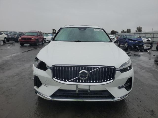 YV4L12RN0P1217490 - 2023 VOLVO XC60 PLUS WHITE photo 5