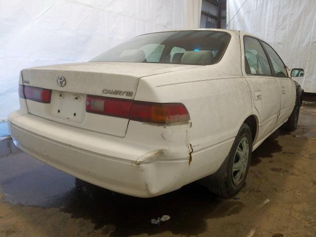 4T1BG22K1WU848643 - 1998 TOYOTA CAMRY CE  photo 4