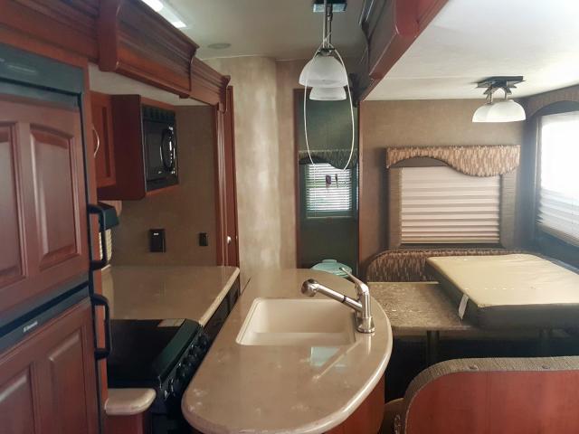 54CA11U21F1E11237 - 2015 WINNEBAGO ULTRA LITE  photo 6