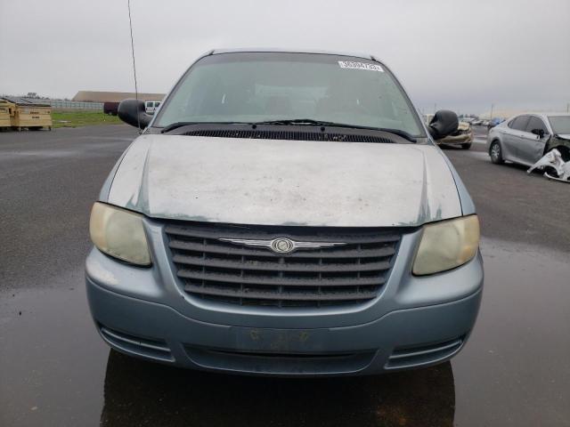 1C4GP45R85B288189 - 2005 CHRYSLER TOWN & COU ლურჯი ფოტო 5