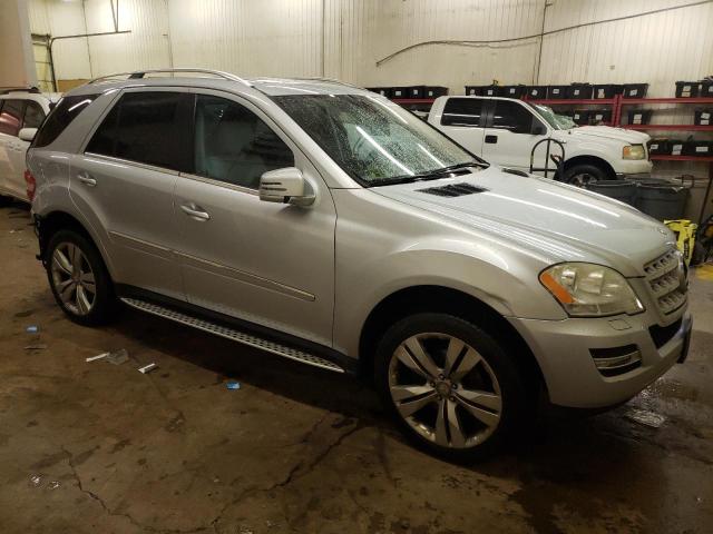 4JGBB8GB0BA628710 - 2011 MERCEDES-BENZ ML 350 4MATIC SILVER photo 4