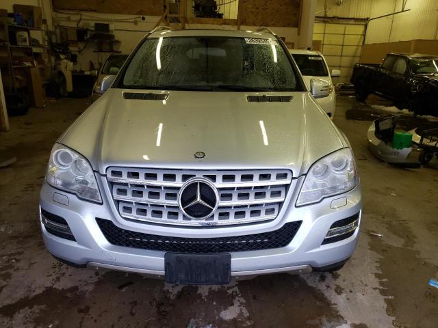 4JGBB8GB0BA628710 - 2011 MERCEDES-BENZ ML 350 4MATIC SILVER photo 5