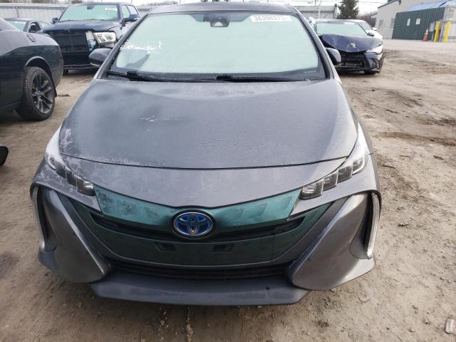 JTDKARFP8H3053330 - 2017 TOYOTA PRIUS PRIM 灰色 照片 5