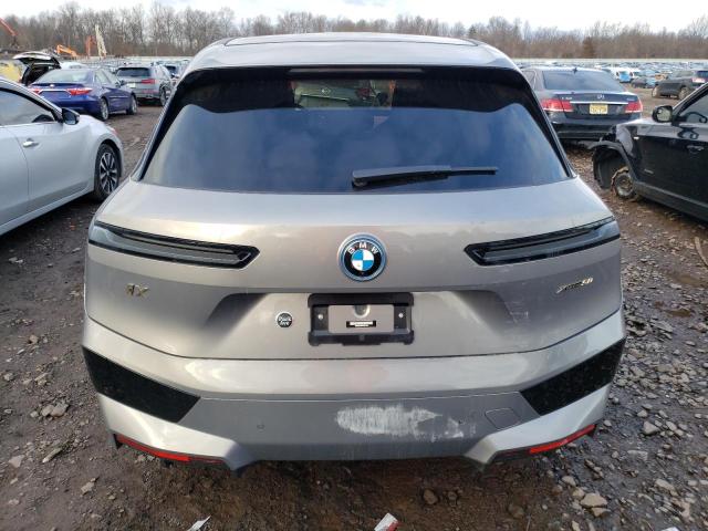 WB523CF03PCL64040 - 2023 BMW IX XDRIVE50 GRAY photo 6