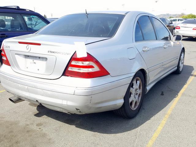 WDBRF40J05F660824 - 2005 MERCEDES-BENZ C 230K SPORT SEDAN  photo 4