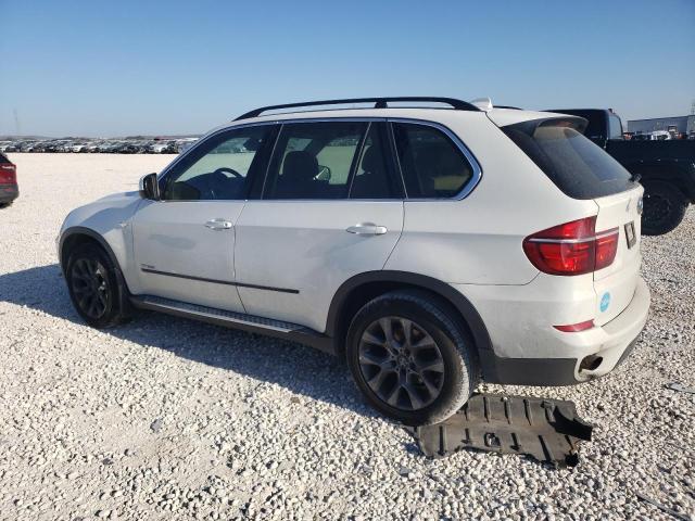 5UXZV4C51D0E11938 - 2013 BMW X5 XDRIVE35I WHITE photo 2