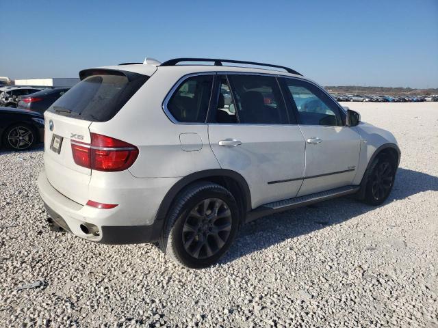 5UXZV4C51D0E11938 - 2013 BMW X5 XDRIVE35I WHITE photo 3