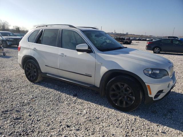 5UXZV4C51D0E11938 - 2013 BMW X5 XDRIVE35I WHITE photo 4