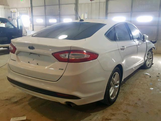 3FA6P0H7XGR207647 - 2016 FORD FUSION SE WHITE photo 4