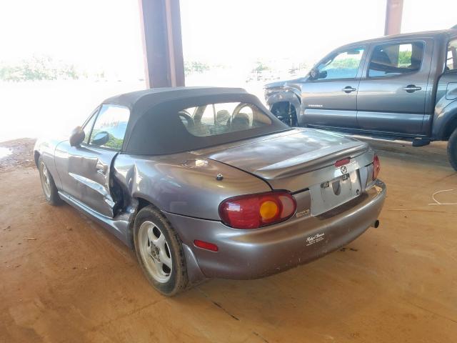 JM1NB353320226797 - 2002 MAZDA MX-5 MIATA BASE  photo 3