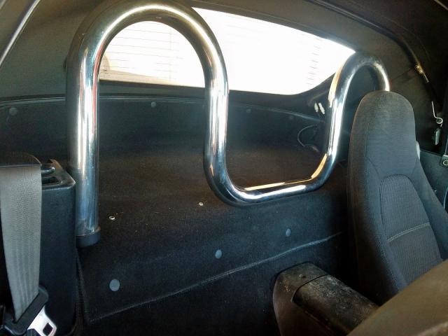 JM1NB353320226797 - 2002 MAZDA MX-5 MIATA BASE  photo 6