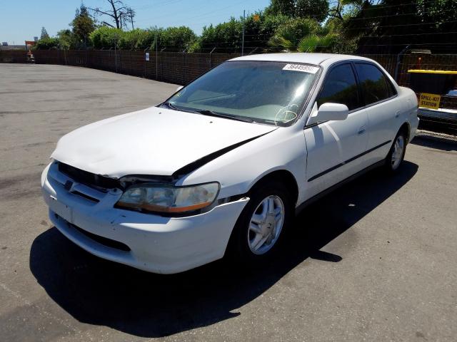 1HGCG5647WA162681 - 1998 HONDA ACCORD LX  photo 2