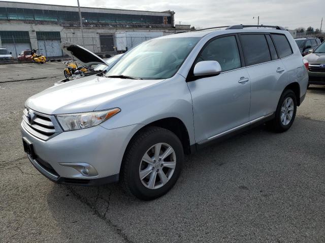 5TDBK3EH4BS072323 - 2011 TOYOTA HIGHLANDER BASE فضي صورة 1