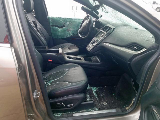 5LMCJ3D97HUL04976 - 2017 LINCOLN MKC RESERVE  photo 5