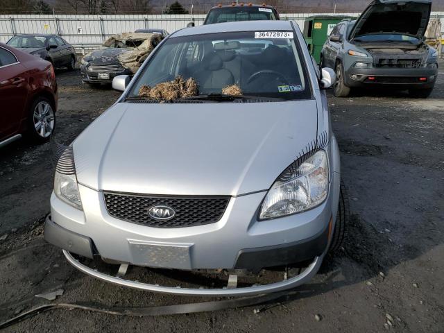 KNADE123286362594 - 2008 KIA RIO BASE SILVER photo 5