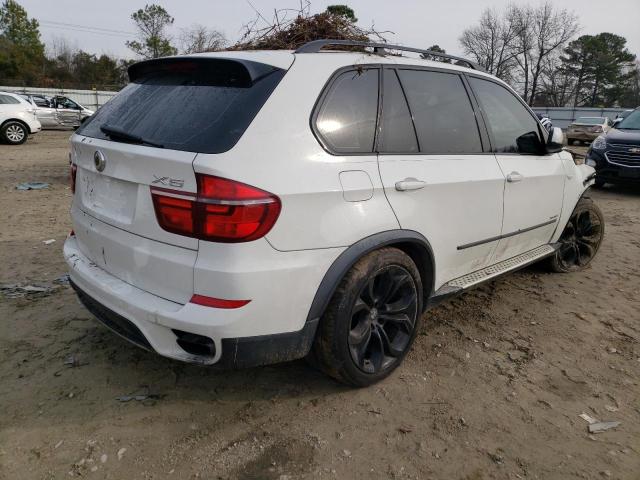 5UXZV8C59BL418944 - 2011 BMW X5 XDRIVE50I WHITE photo 3