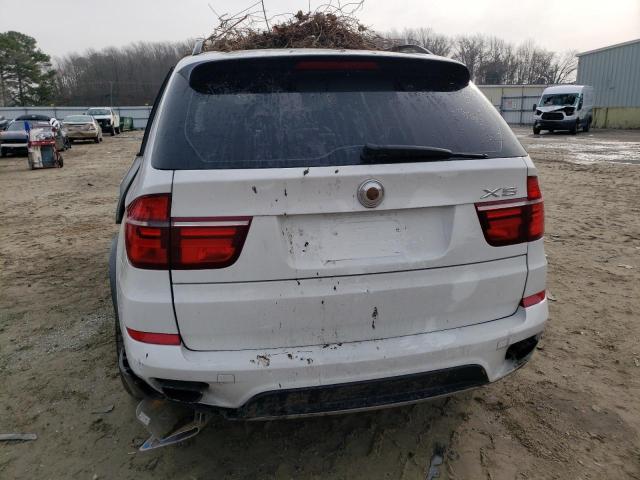 5UXZV8C59BL418944 - 2011 BMW X5 XDRIVE50I WHITE photo 6