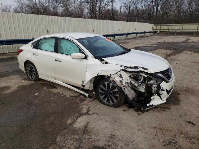 1N4AL3AP3HC268498 - 2017 NISSAN ALTIMA 2.5 WHITE photo 4