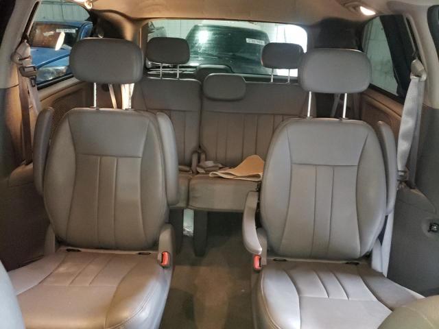 2A4GP54L66R866080 - 2006 CHRYSLER TOWN & COU TOURING წითელი ფოტო 10