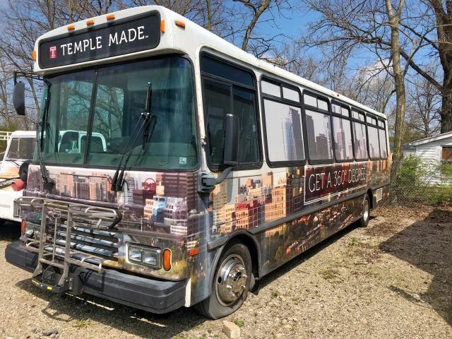 4UZAACB311CH65338 - 2001 FREIGHTLINER CHASSIS M LINE SHUTTLE BUS  photo 2