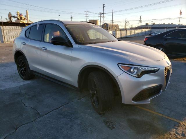 ZASPAJAN8L7C96156 - 2020 ALFA ROMEO STELVIO SILVER photo 4