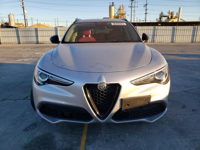 ZASPAJAN8L7C96156 - 2020 ALFA ROMEO STELVIO SILVER photo 5