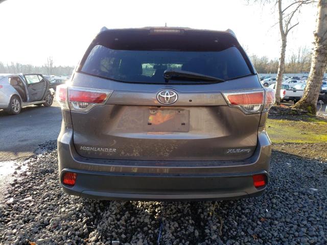 5TDJKRFH6GS329258 - 2016 TOYOTA HIGHLANDER XLE GRAY photo 6
