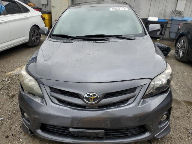 5YFBU4EE0DP186160 - 2013 TOYOTA COROLLA BASE 灰色 照片 5