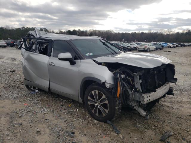 5TDHZRAH6LS506922 - 2020 TOYOTA HIGHLANDER XLE SILVER photo 4