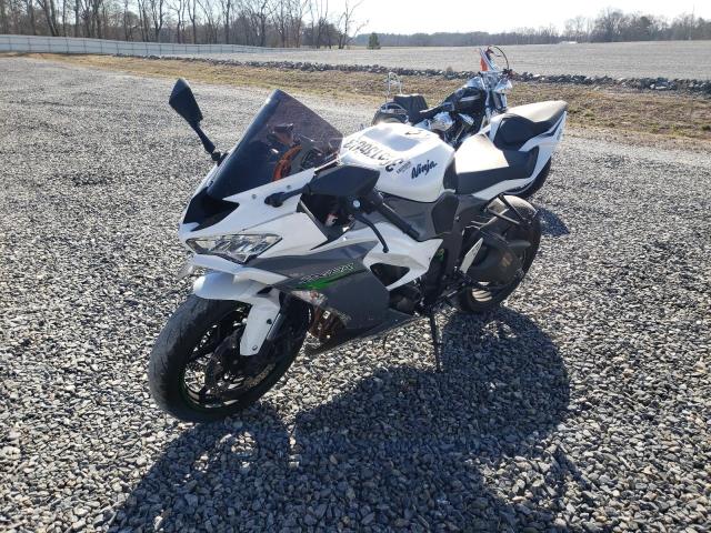 JKBZXJH13MA007200 - 2021 KAWASAKI ZX636 K WHITE photo 2